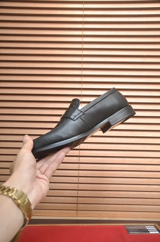 Gucci Horsebit 1955 Mocassins en cuir noir avec texture d'autruche 5