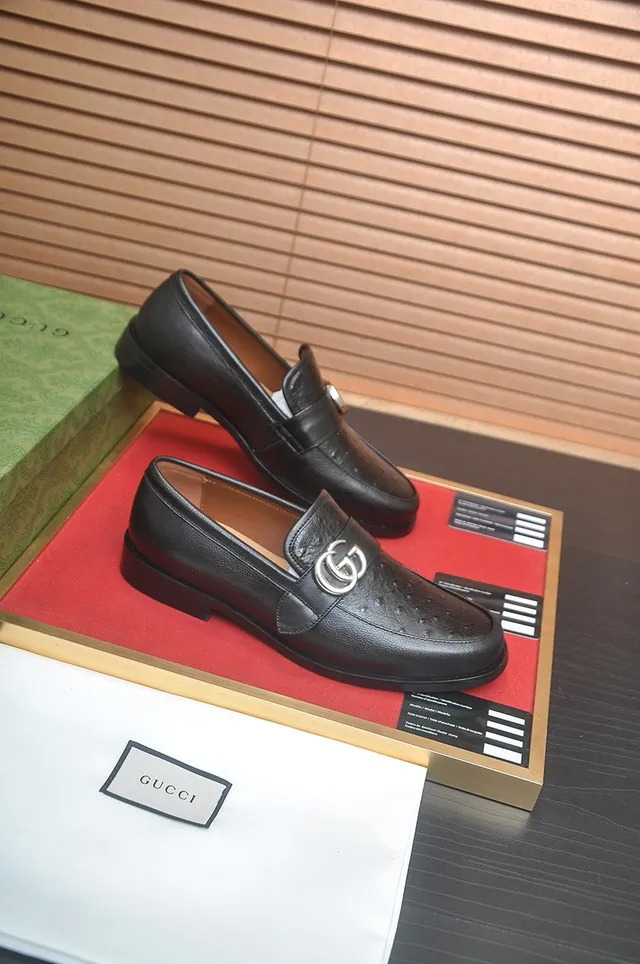 Gucci Horsebit 1955 Mocassins en cuir noir avec texture d'autruche 6