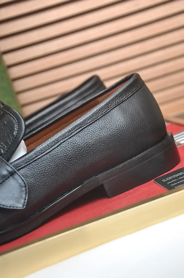 Gucci Horsebit 1955 Mocassins en cuir noir avec texture d'autruche 9