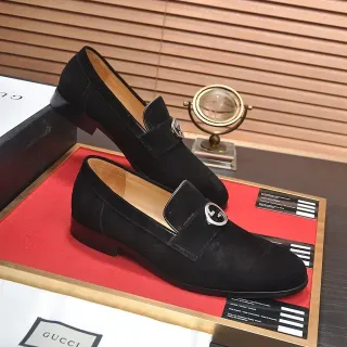 Gucci Horsebit 1955 काला स्यूड लोफर