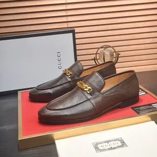Gucci Horsebit 1955 भूरे ग्रेन लेदर सोने की चेन लोफर्स