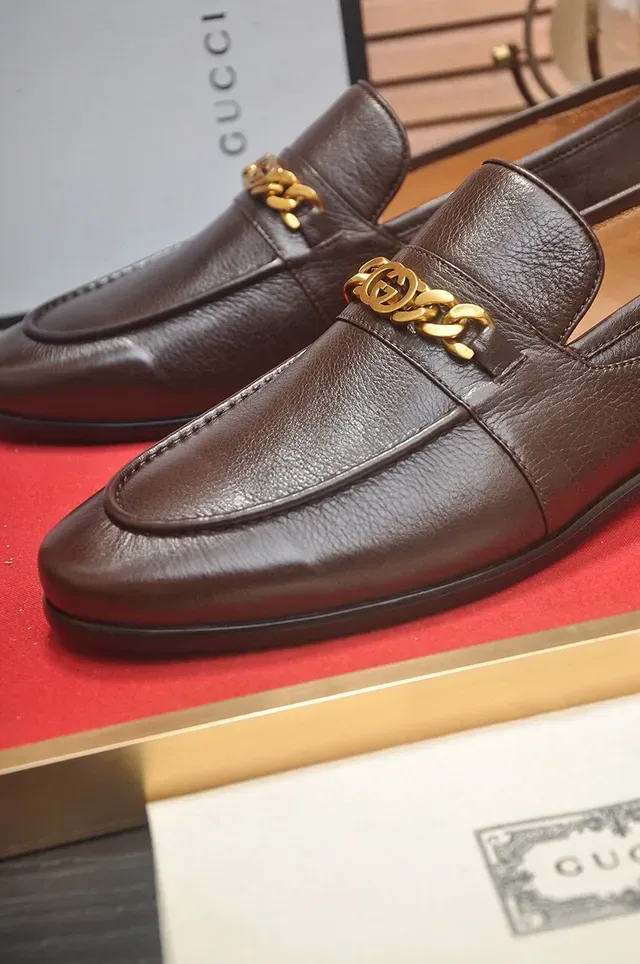 Gucci Horsebit 1955 Brown Pebbled Leather Gold Chain Loafers 8