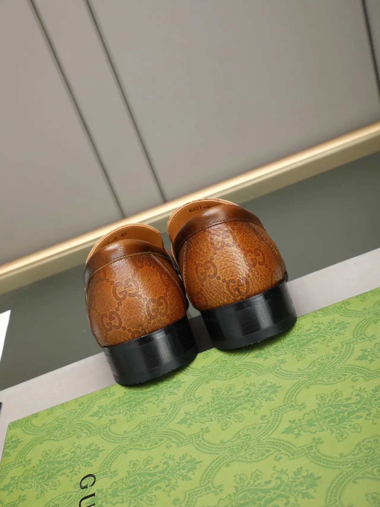 Gucci Horsebit 1955 Monogram 棕色皮革乐福鞋 3