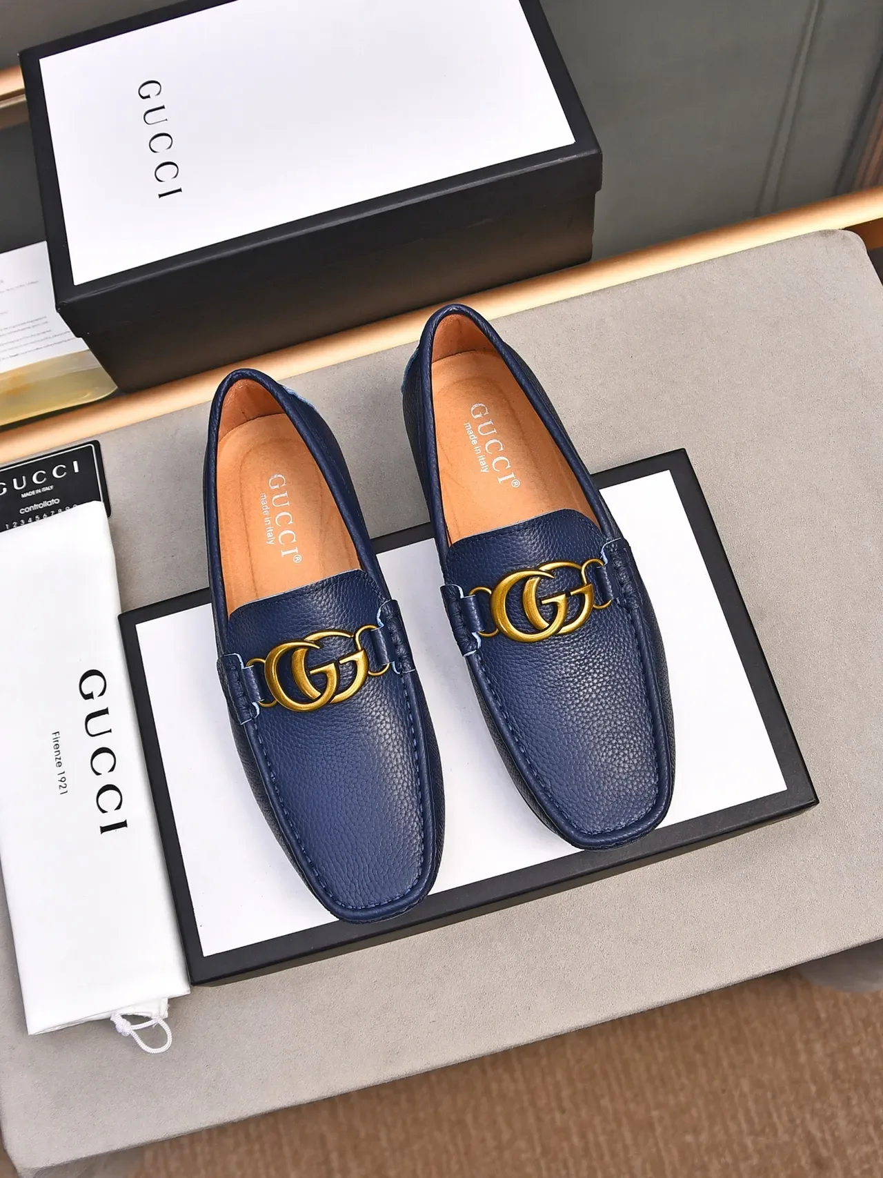 Gucci Horsebit 1955 नेवी गोल्ड पेबल्ड लेदर बकल लोफर 3