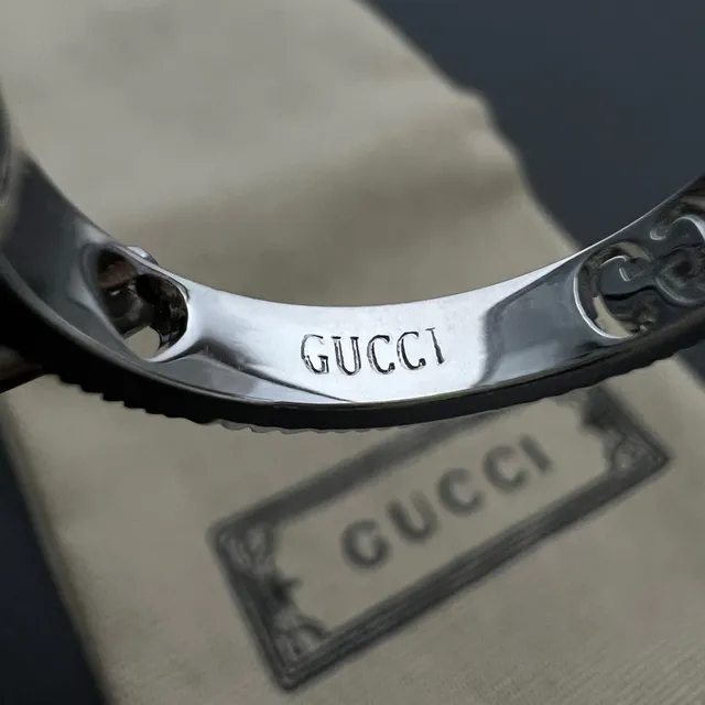 Gucci Icon Series 18K White Gold Heart Ring 2