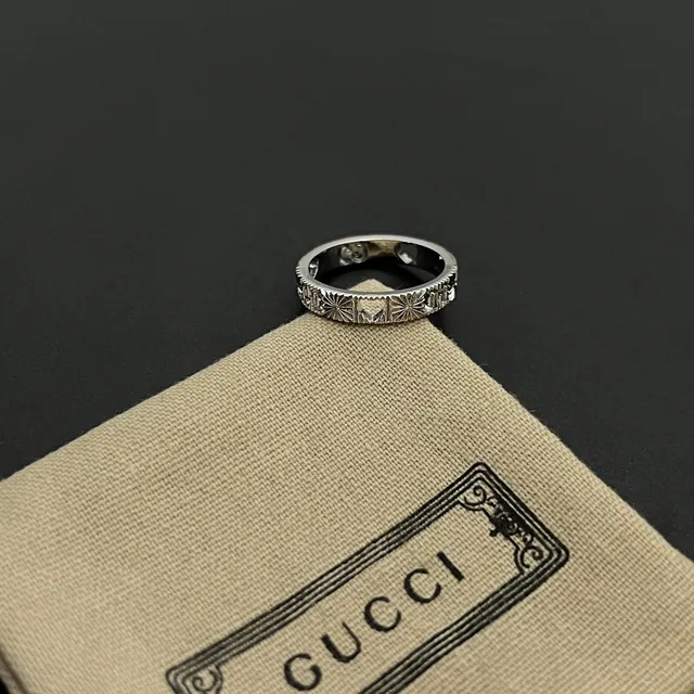 Gucci Icon Series 18K White Gold Heart Ring 5