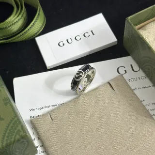 Gucci Interlocking Double G Black Enamel Ring