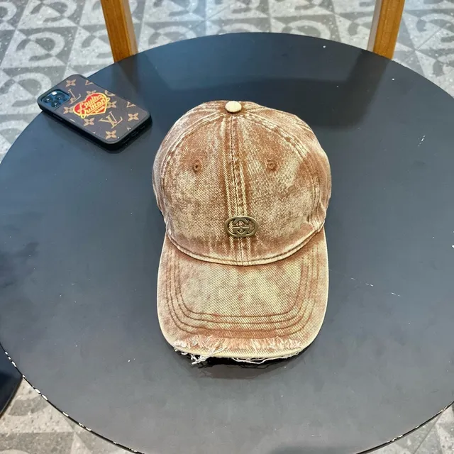 Gucci Interlocking G Logo Distressed Velvet Baseball Cap 2