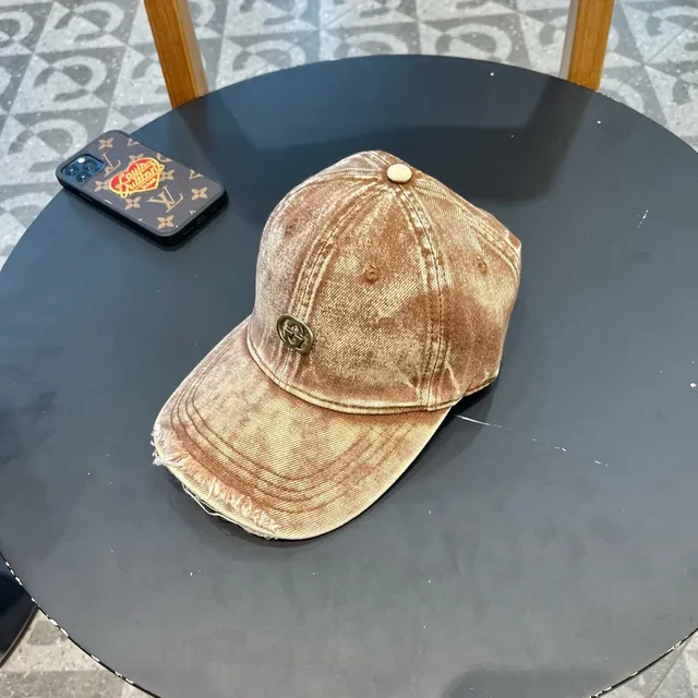 Gucci Interlocking G Logo Distressed Velvet Baseball Cap 3