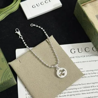 Gucci Interlocking G قلادة سلسلة كروية