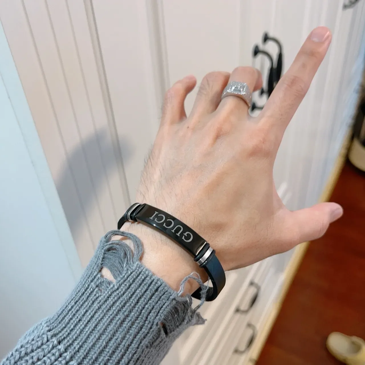 Gucci Logo Plaque Black Leather Bracelet 4
