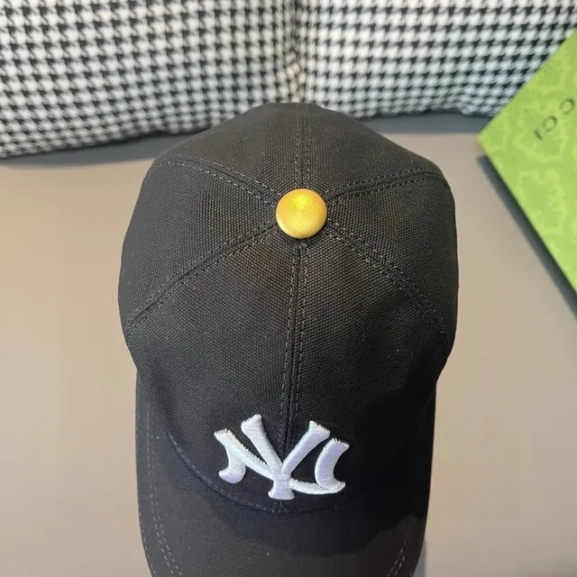 Gucci MLB New York Yankees Embroidered Baseball Cap 7