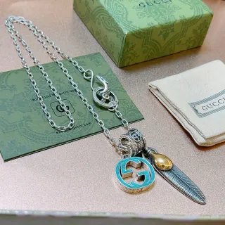 Gucci Multi-Charm قلادة سلسلة فضية زرقاء فيروزي مينا G قلادة