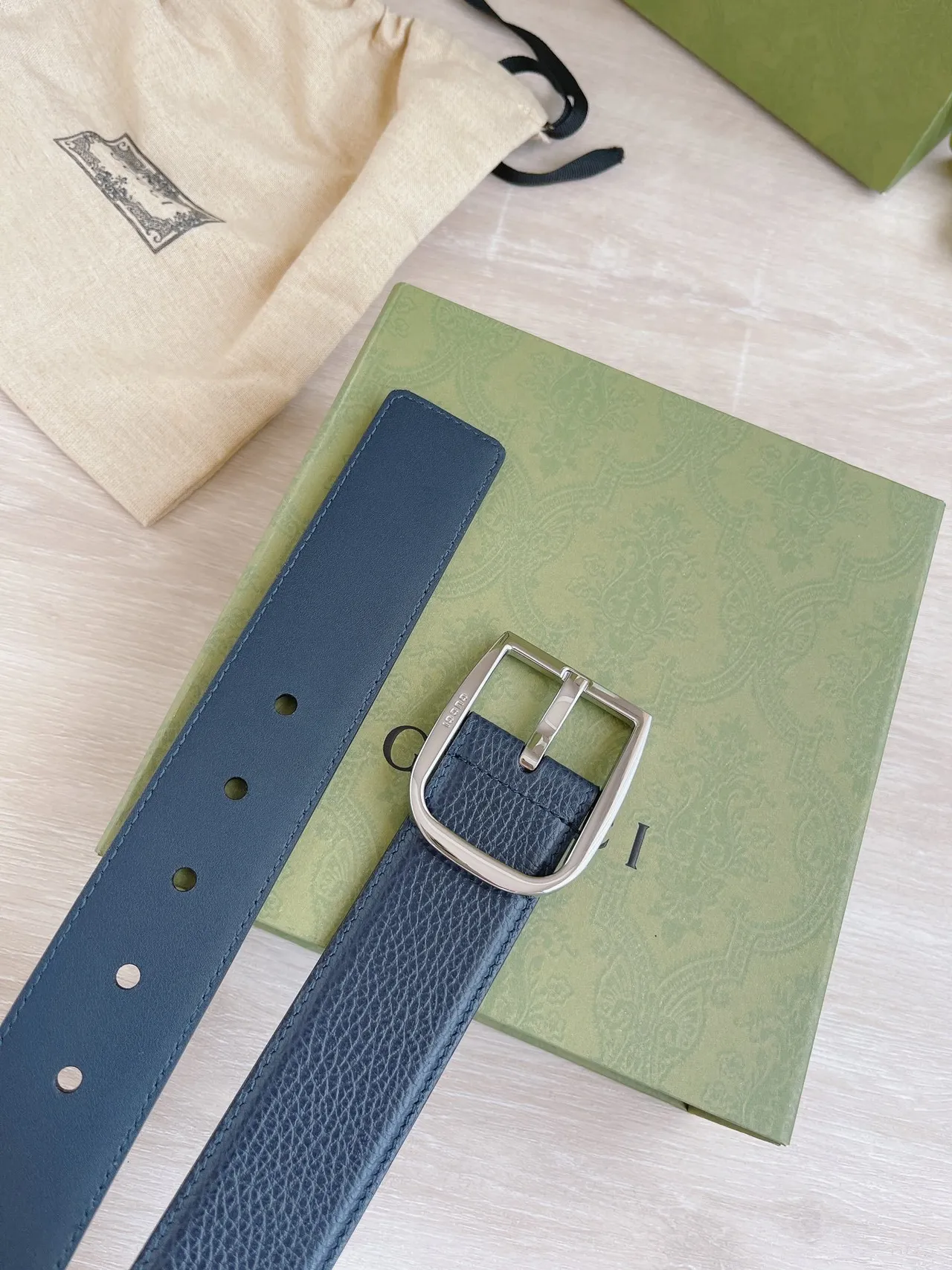 Gucci Navy Silver Pebbled Rectangular Buckle Leather Belt 6