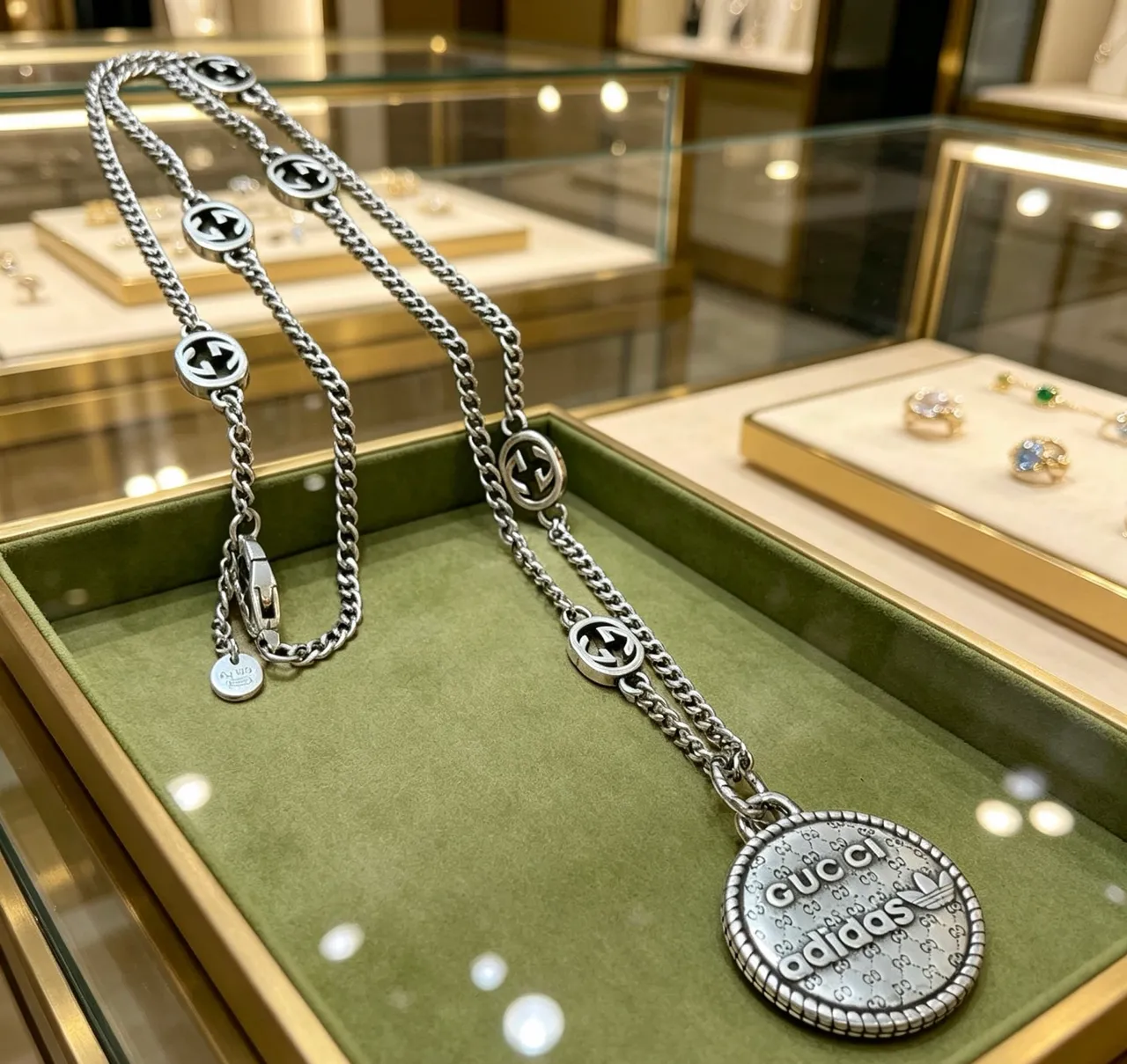 Gucci Ophidia Silver Chain Circular Medallion Pendant Necklace 7