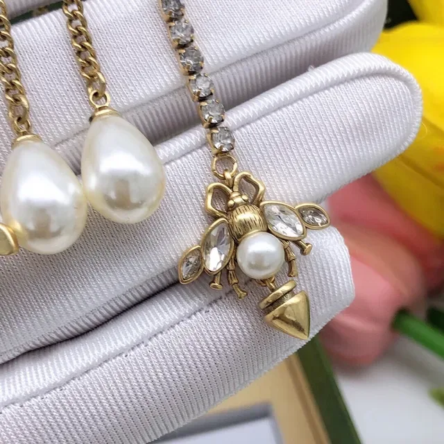 Gucci Pearl and Crystal Bee Motif Chain Drop Earrings 3