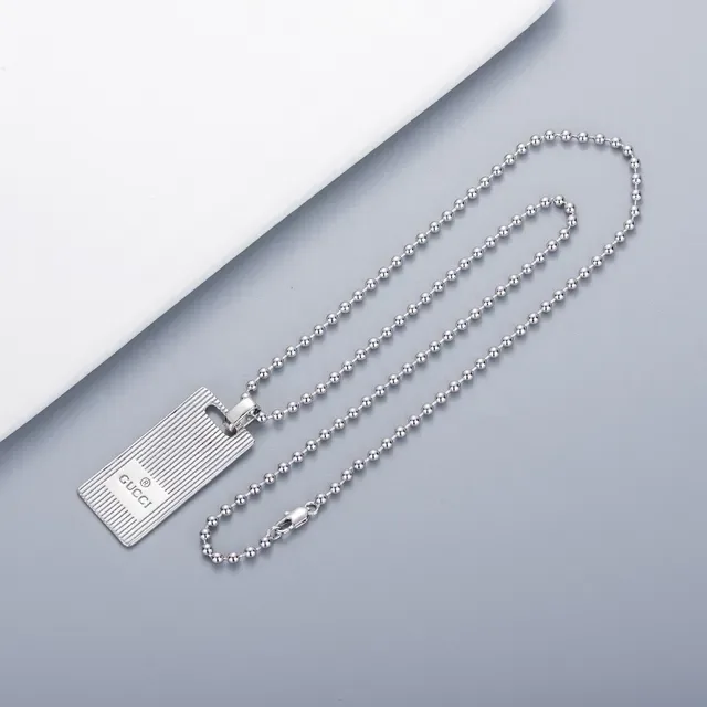 Gucci Rectangular Ribbed Logo Pendant Necklace 4