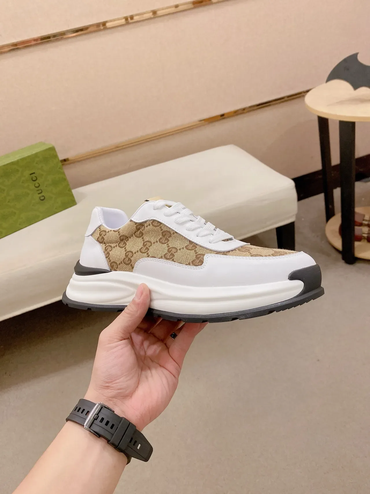 Gucci Rhyton Beige Monogram Canvas Chaussures Lifestyle en Cuir Blanc 5