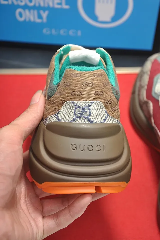 Gucci Rhyton حذاء رياضي سميك بيج أحمر أزرق أخضر 2
