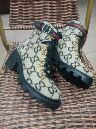 Gucci Rhyton GG Monogram Botas de Tornozelo Bege e Preto 2