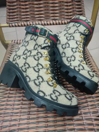 Gucci Rhyton GG Monogram Botas de Tornozelo Bege e Preto 4