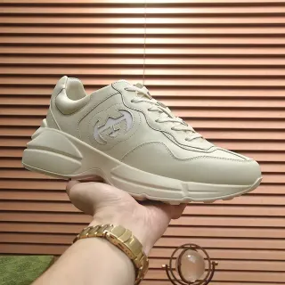 Gucci Rhyton أوف وايت أحذية رياضية جلدية لنمط الحياة