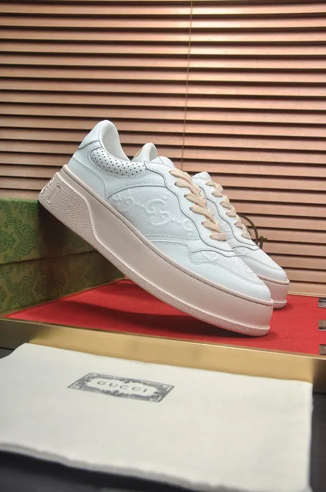 Gucci Rhyton Off-White Cuir Perforé Plateforme Sneakers Lifestyle 3