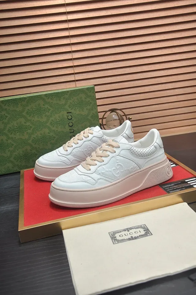 Gucci Rhyton Off-White Cuir Perforé Plateforme Sneakers Lifestyle 4