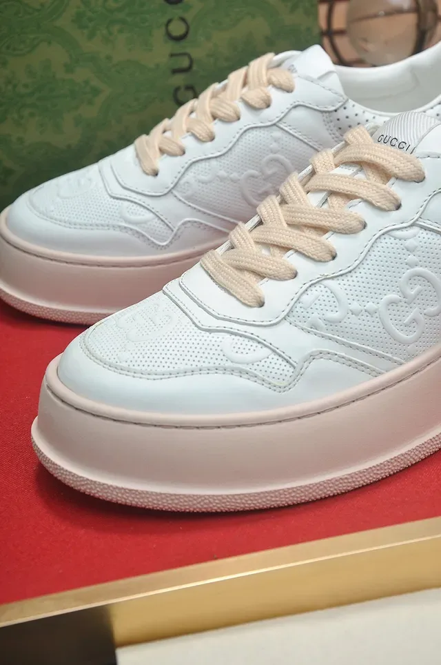 Gucci Rhyton Off-White Cuir Perforé Plateforme Sneakers Lifestyle 8
