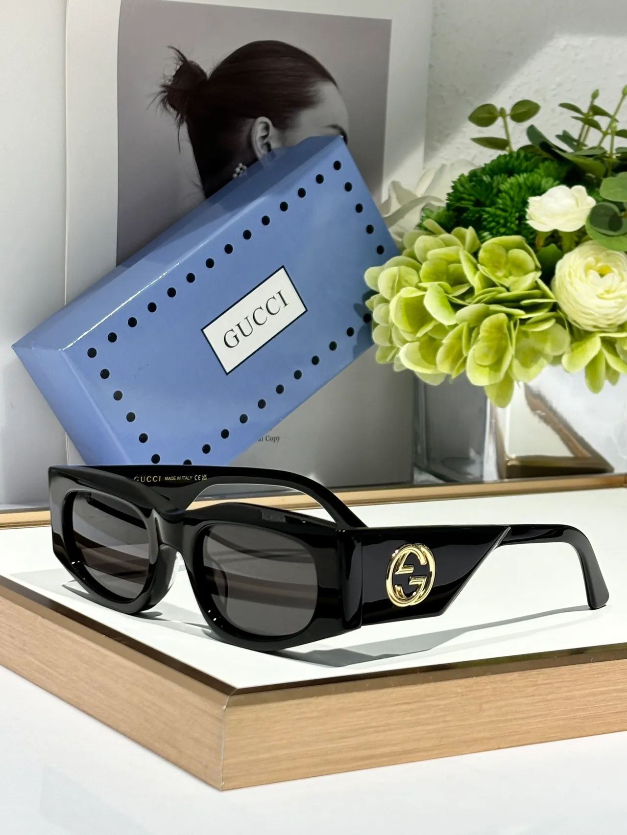 Gucci Screener Lunettes de Soleil en Acétate Noir et Rouge 8