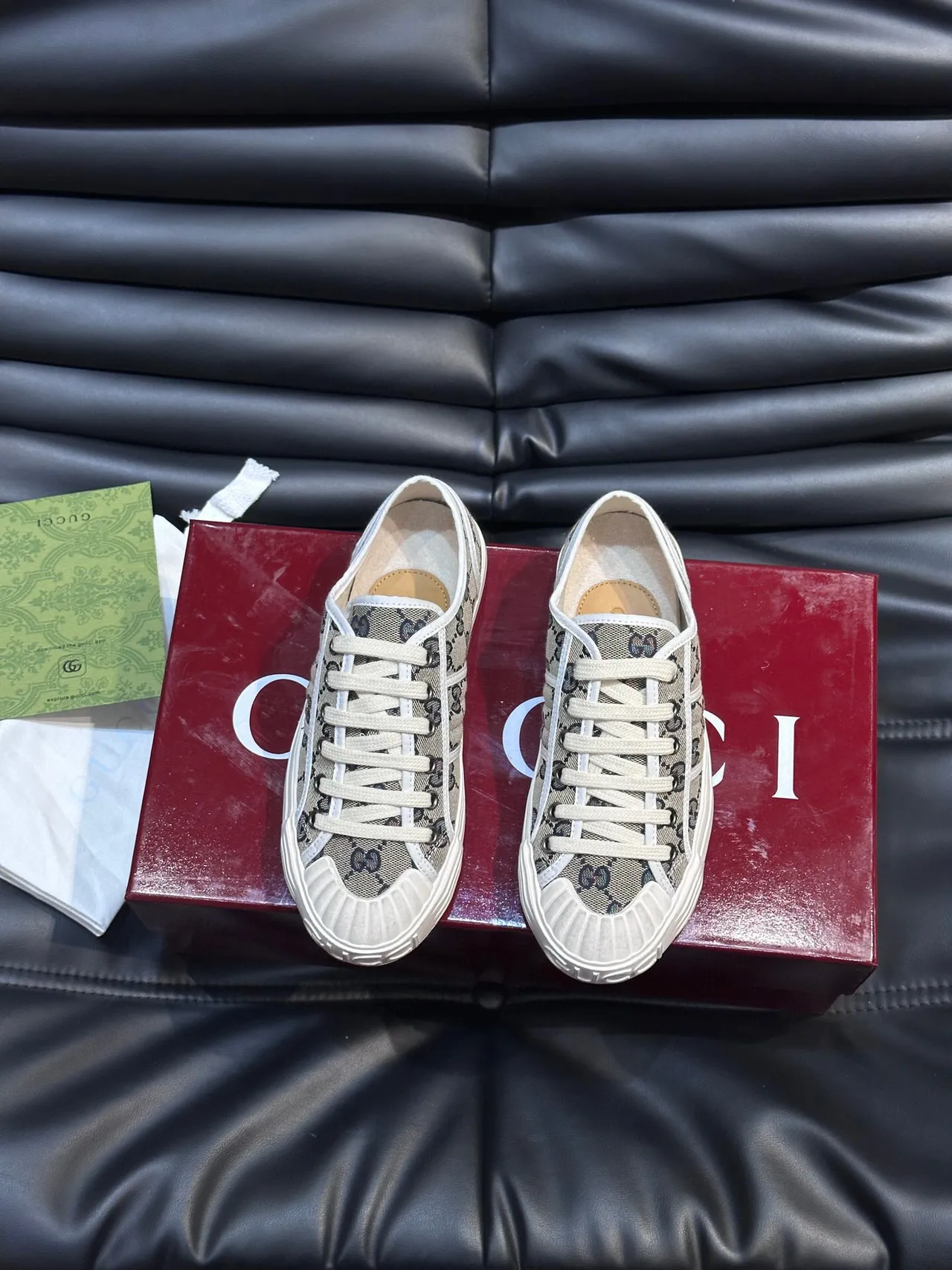 Gucci Screener GG Supreme Beige and Black Lifestyle Sneakers 2