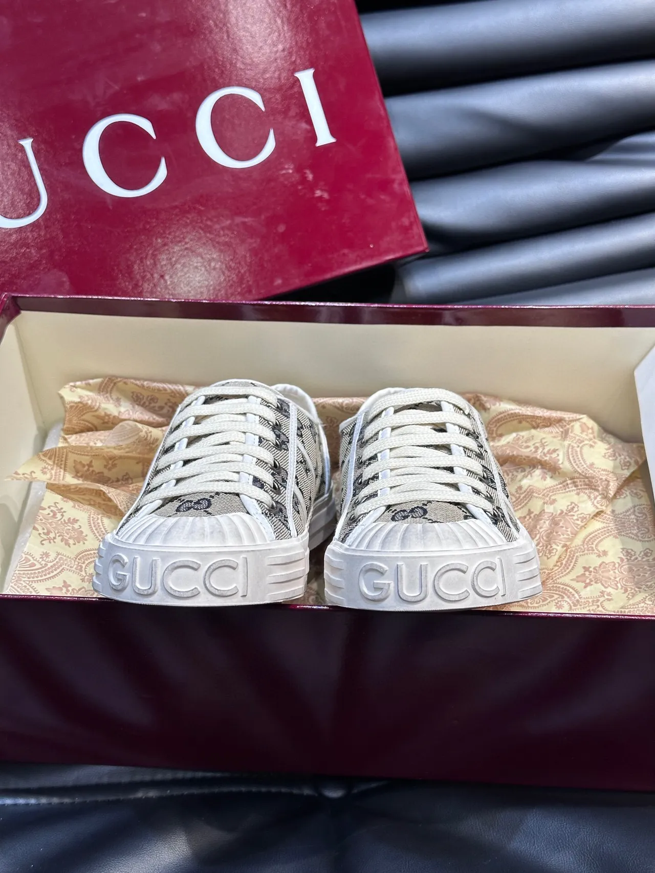 Gucci Screener GG Supreme Beige and Black Lifestyle Sneakers 7