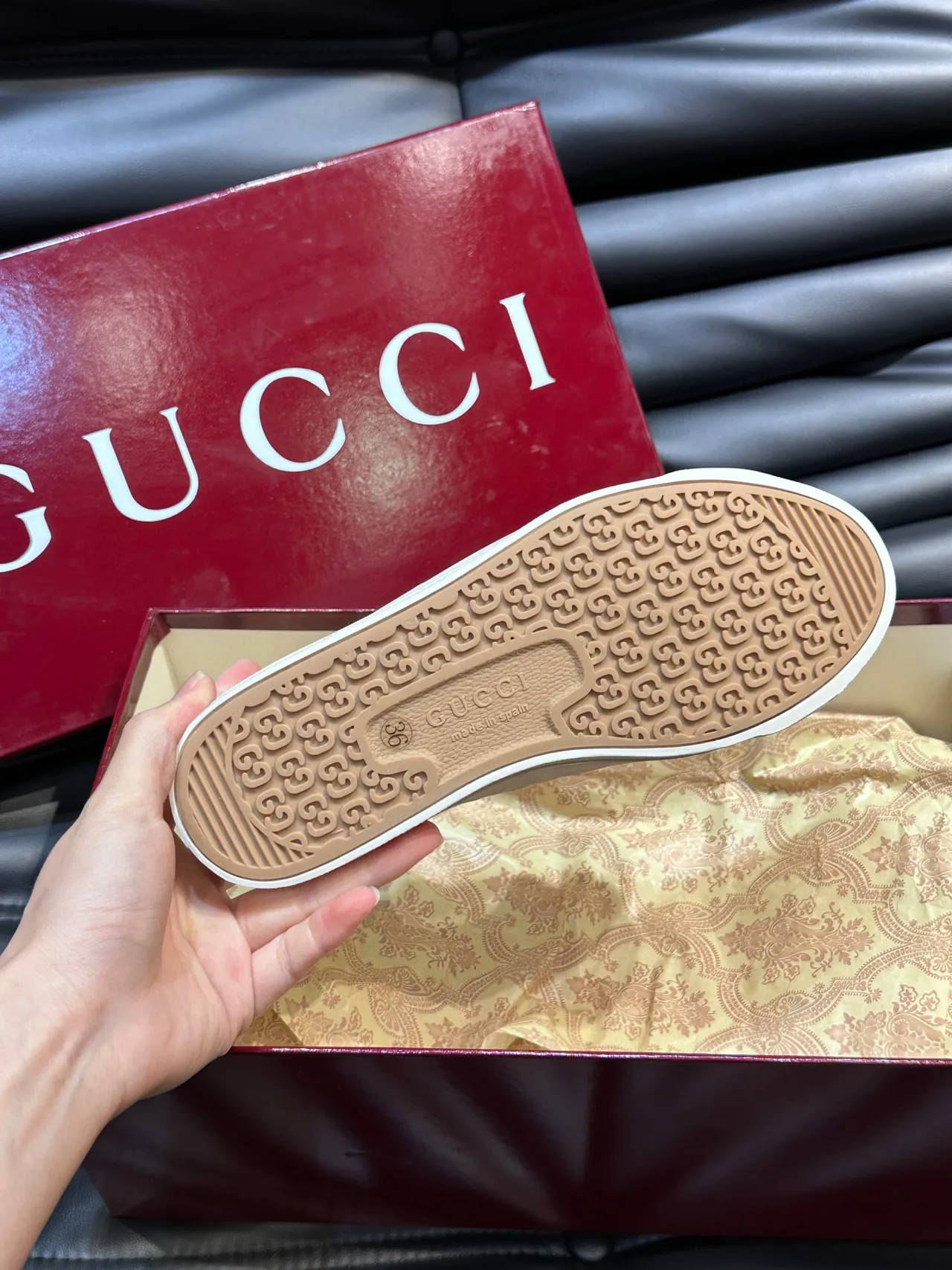 Gucci Screener GG Supreme Beige and Black Lifestyle Sneakers 9