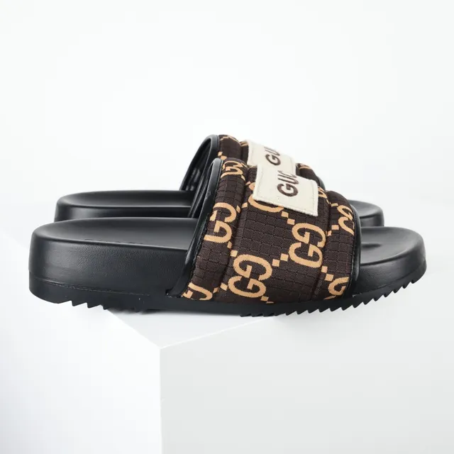 Gucci Screener GG Supreme Brown and Black Slippers 3