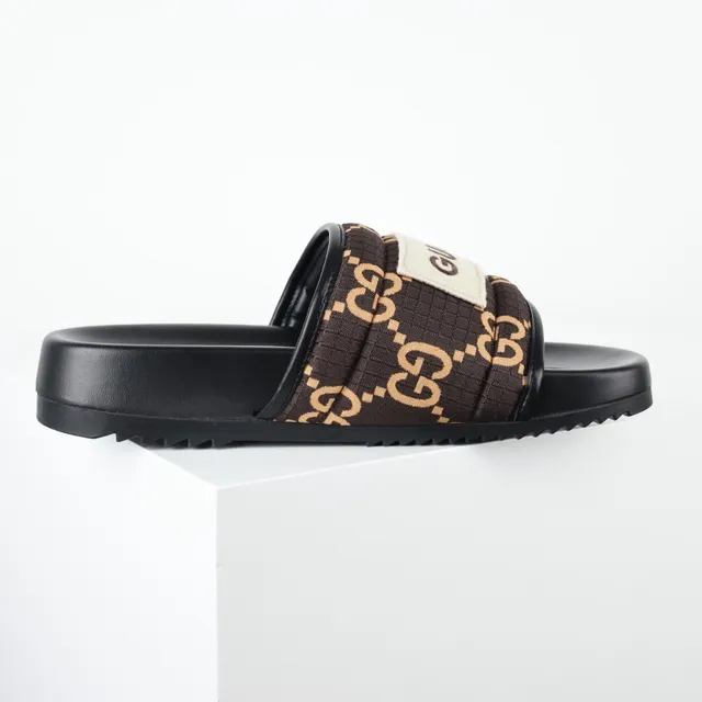 Gucci Screener GG Supreme Brown and Black Slippers 7