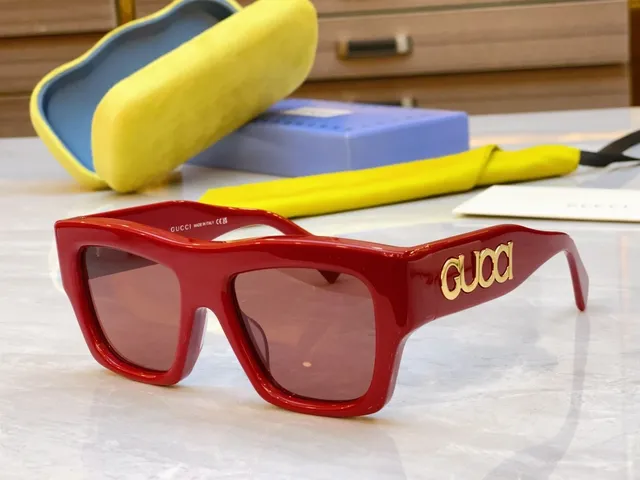 Gucci Screener Oversized Lunettes de soleil Rose Acétate Logo Doré 5