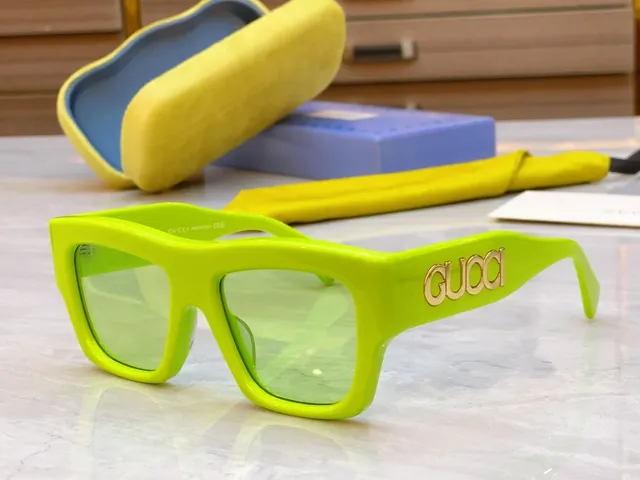 Gucci Screener Oversized Lunettes de soleil Rose Acétate Logo Doré 8