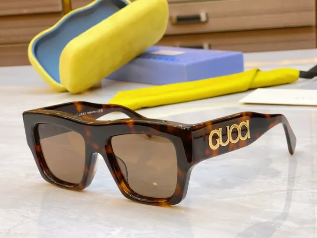 Gucci Screener Oversized Lunettes de soleil Rose Acétate Logo Doré 9