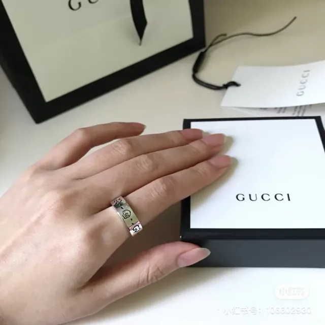 Gucci Screener Silver Black Wide Band Engraved Motif Ring 2