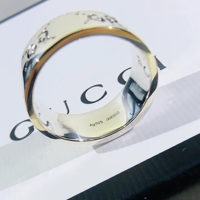 Gucci Screener Silver Black Wide Band Engraved Motif Ring 7
