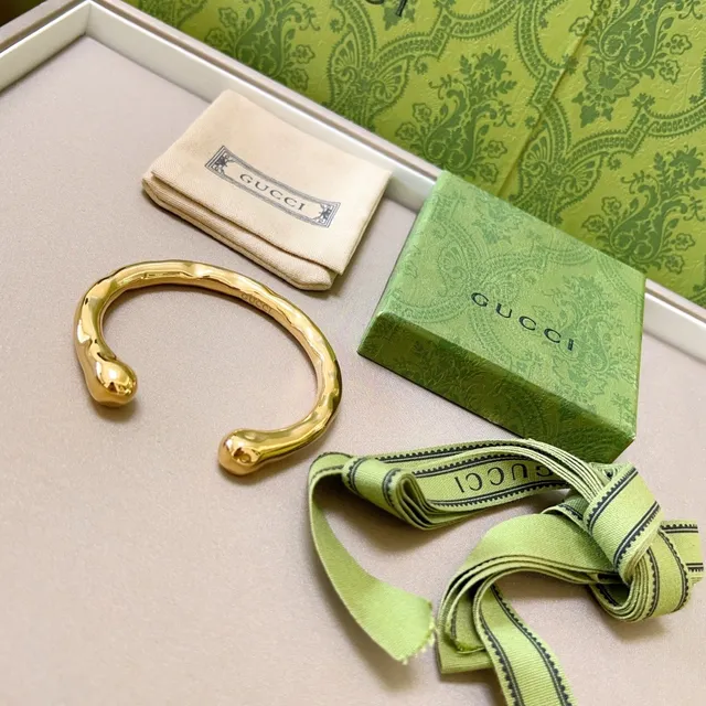 Gucci Sculptural Gold-Tone Open Bangle Bracelet 8