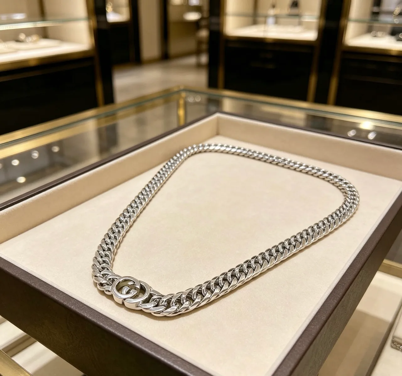 Gucci Silver Curb-Link Chain Interlocking G Clasp Necklace 6