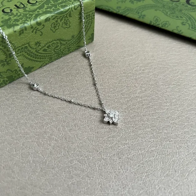 Gucci Silver Fine Chain Interlocking G Motifs Necklace 2