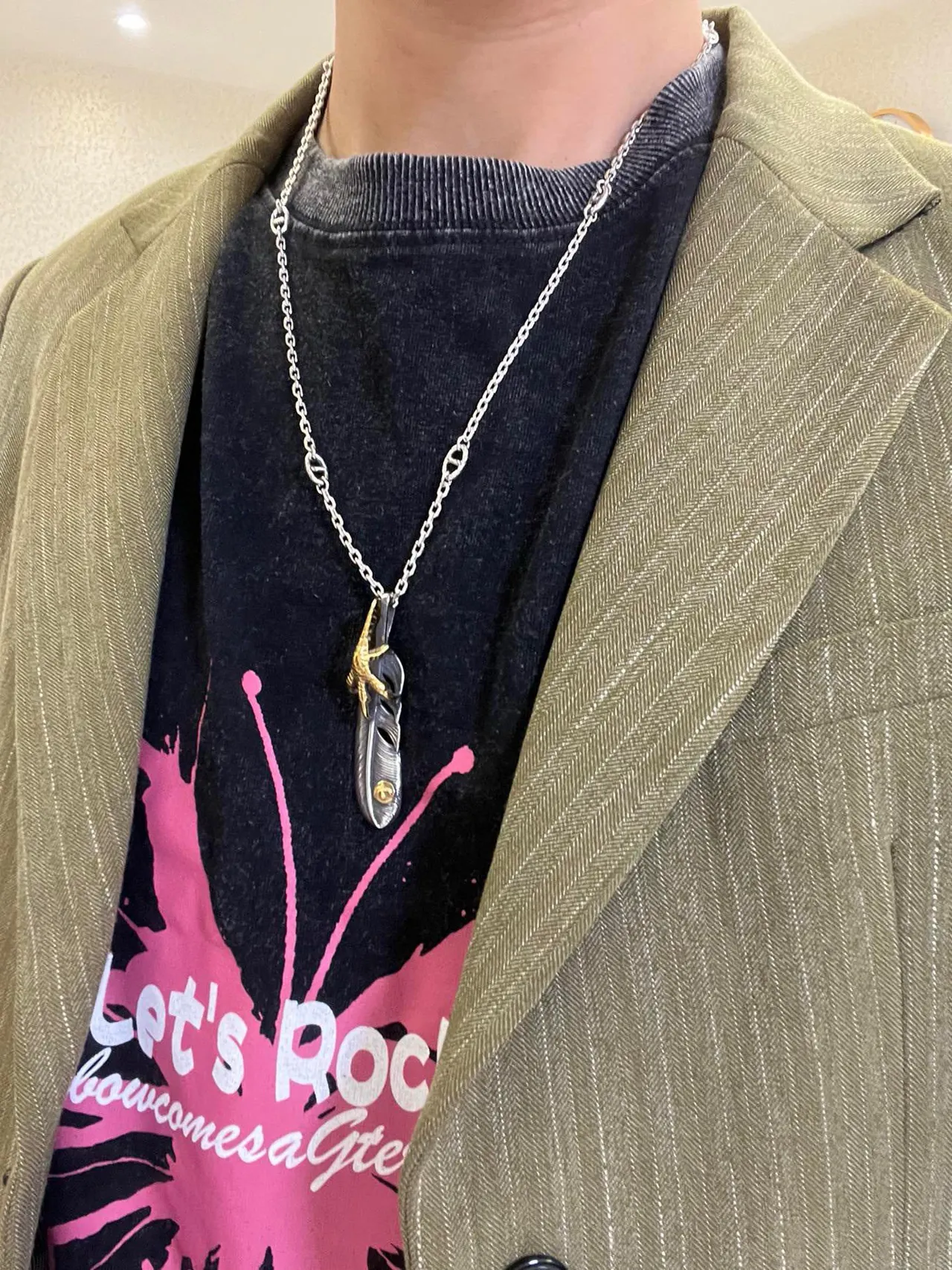Gucci Silver Gold Feather Pendant Talon Accent Necklace 5