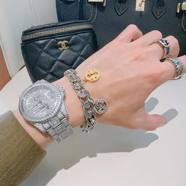 Gucci Silver Gold Ornate Scrollwork Links Dual-Tone Charms Bracelet 5