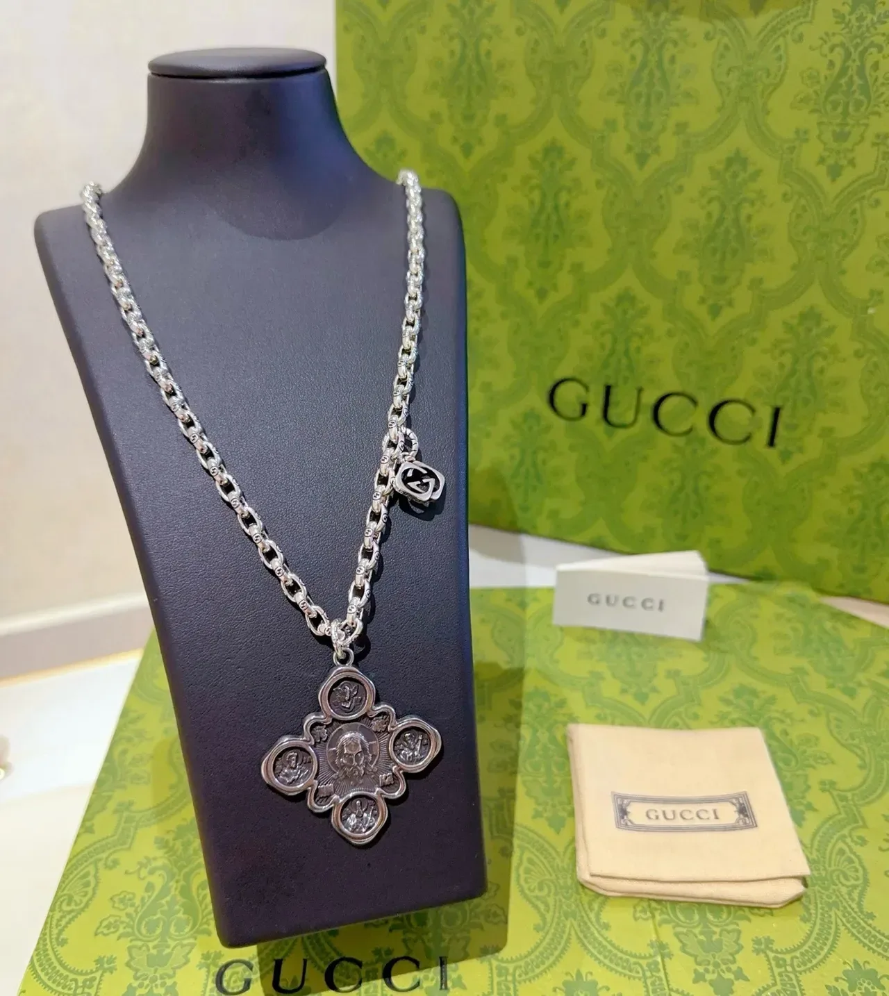 Gucci Corrente Prateada Verde Cruz Pendente Ornado Colar 9