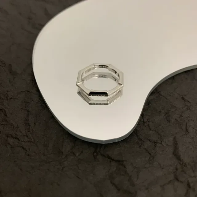 Gucci Silver Hexagonal Band Ridged Edges Ring 2