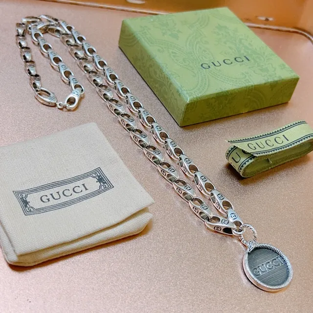 Gucci Silver Interlocking G-Link Chain Round Rope-Edge Pendant Necklace 3