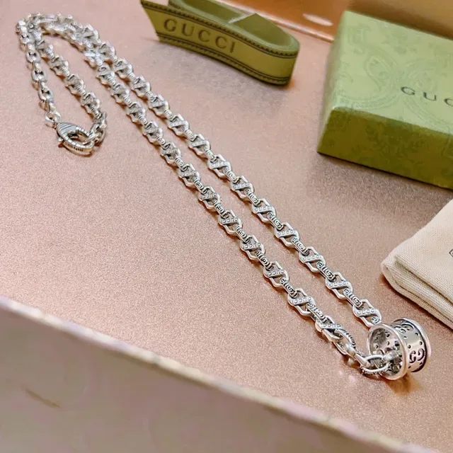 Gucci Silver Interlocking Link Chain Engraved Branding Necklace 3