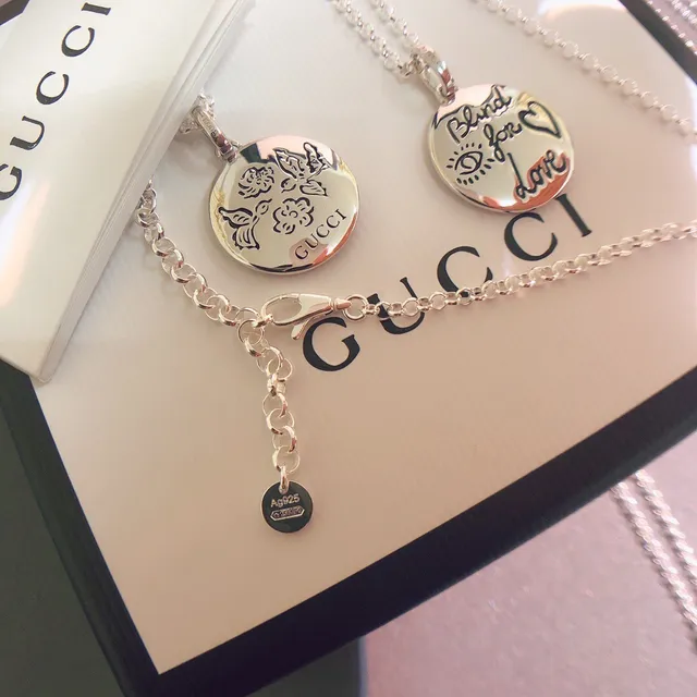 Gucci Symbolic Disc Collier argent poli avec pendentifs circulaires 4